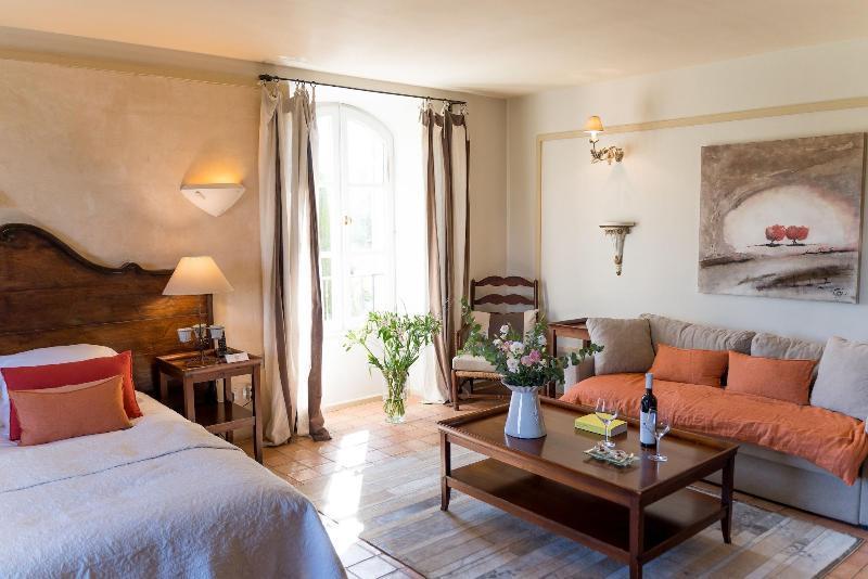 Hotel Capelongue, A Beaumier
