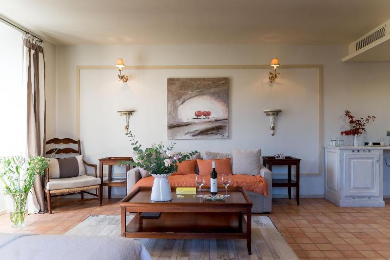 Capelongue, A Beaumier Hotel